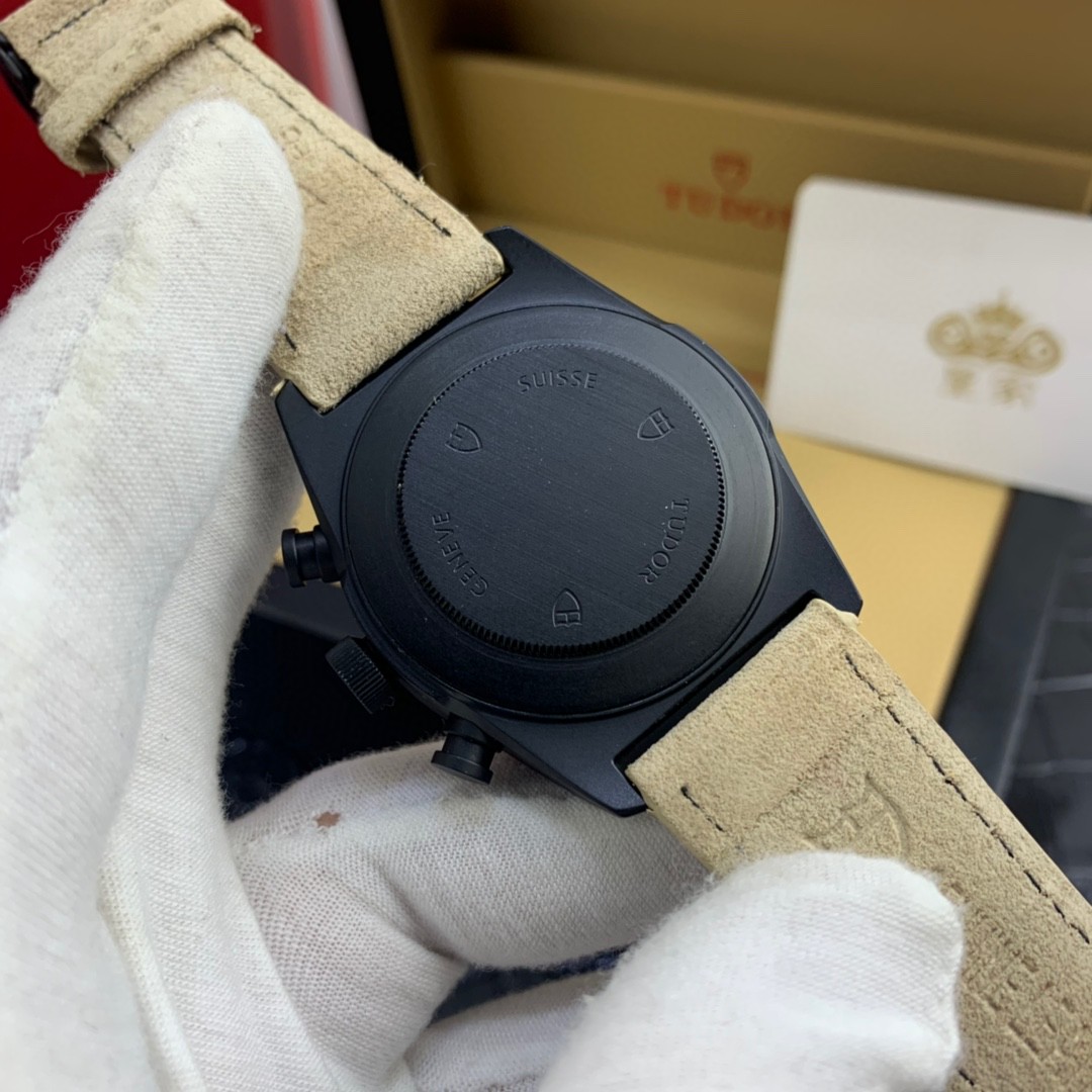 Tudor 皇家 帝舵FASTRIDER BLACK SHIELD系列男款陶瓷腕表