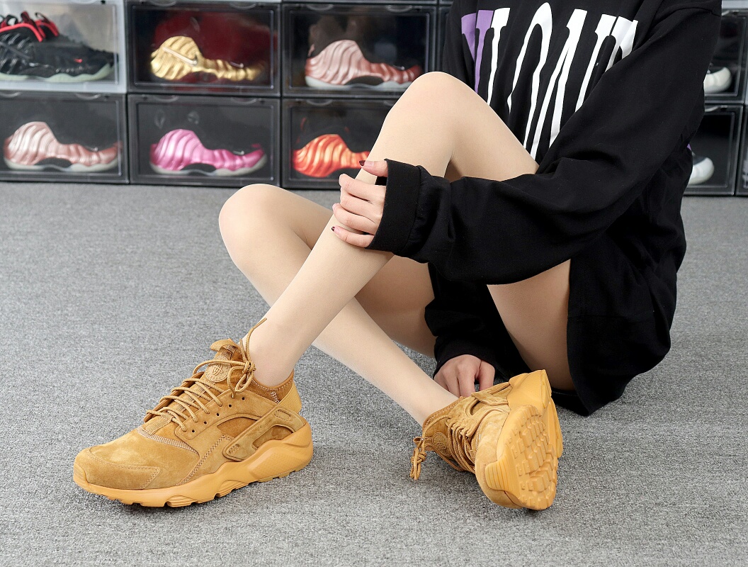 190 Nike Air Huarache 829669-700 小麦 华莱士4代麂皮 模特上脚图