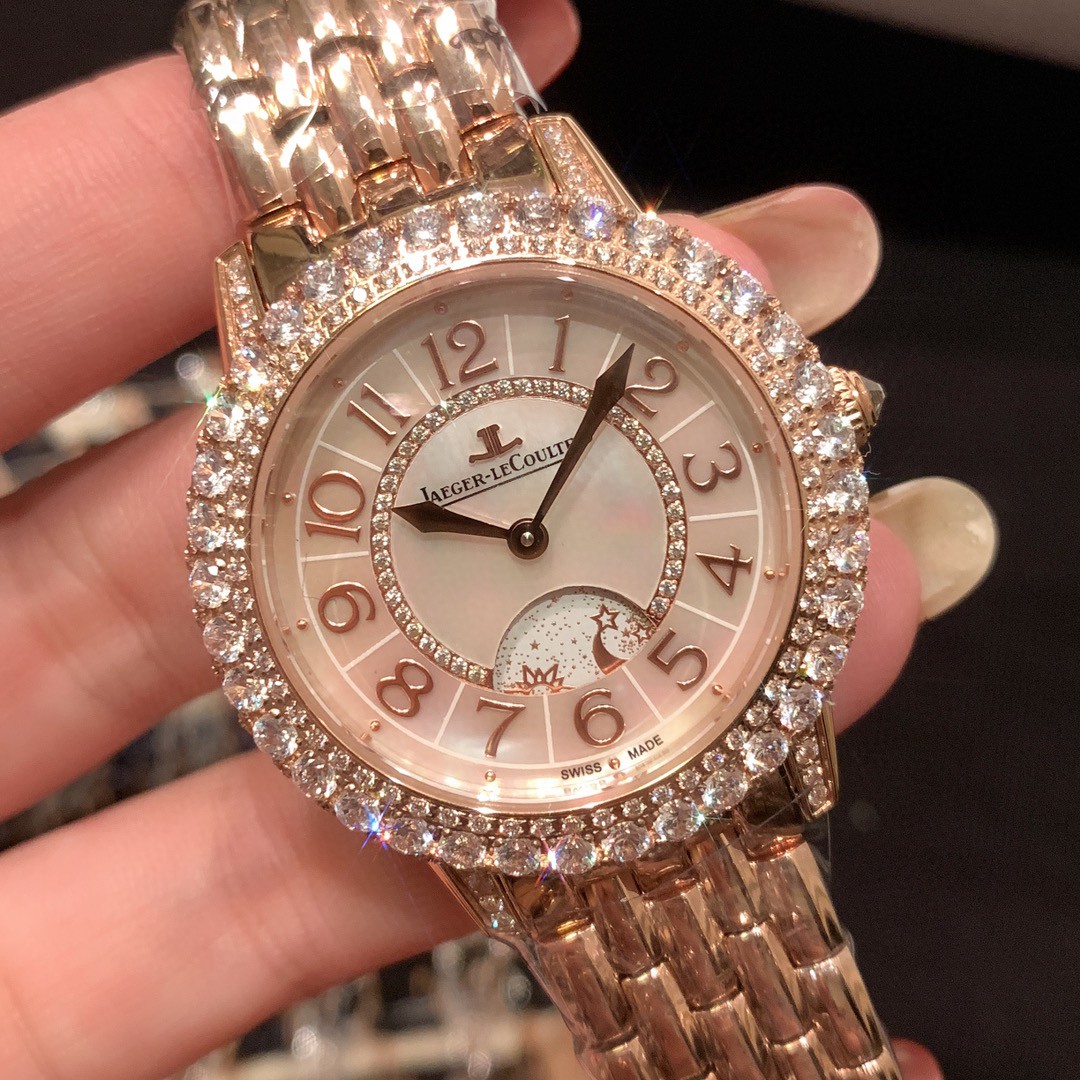 Cartier 积家约会系列月相珠宝腕表 体现出了的精妙之芯时间之艺 表圈及表盘内珠宝工匠们精心打磨镶嵌的钻石