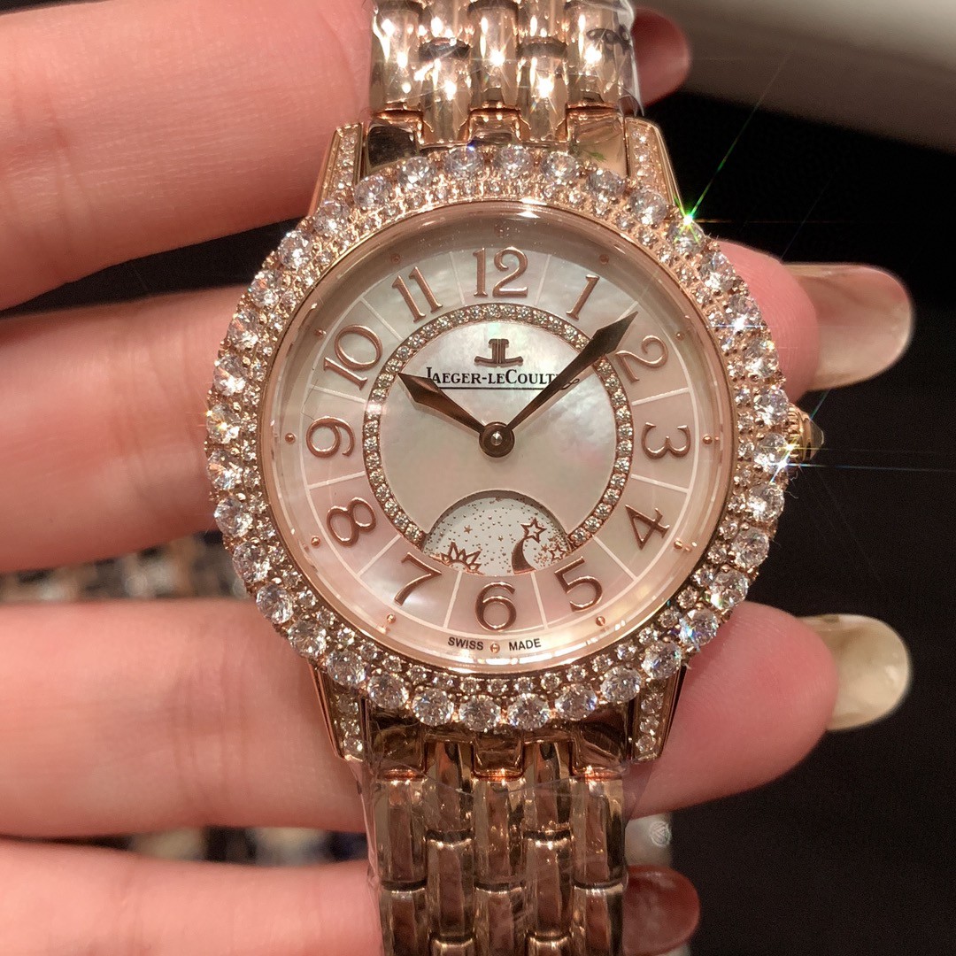 Cartier 积家约会系列月相珠宝腕表 体现出了的精妙之芯时间之艺 表圈及表盘内珠宝工匠们精心打磨镶嵌的钻石
