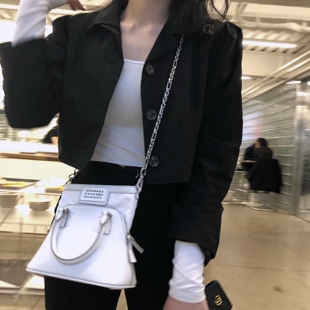 Jacquemus MM6{Xiaobai} is produced in small quantities