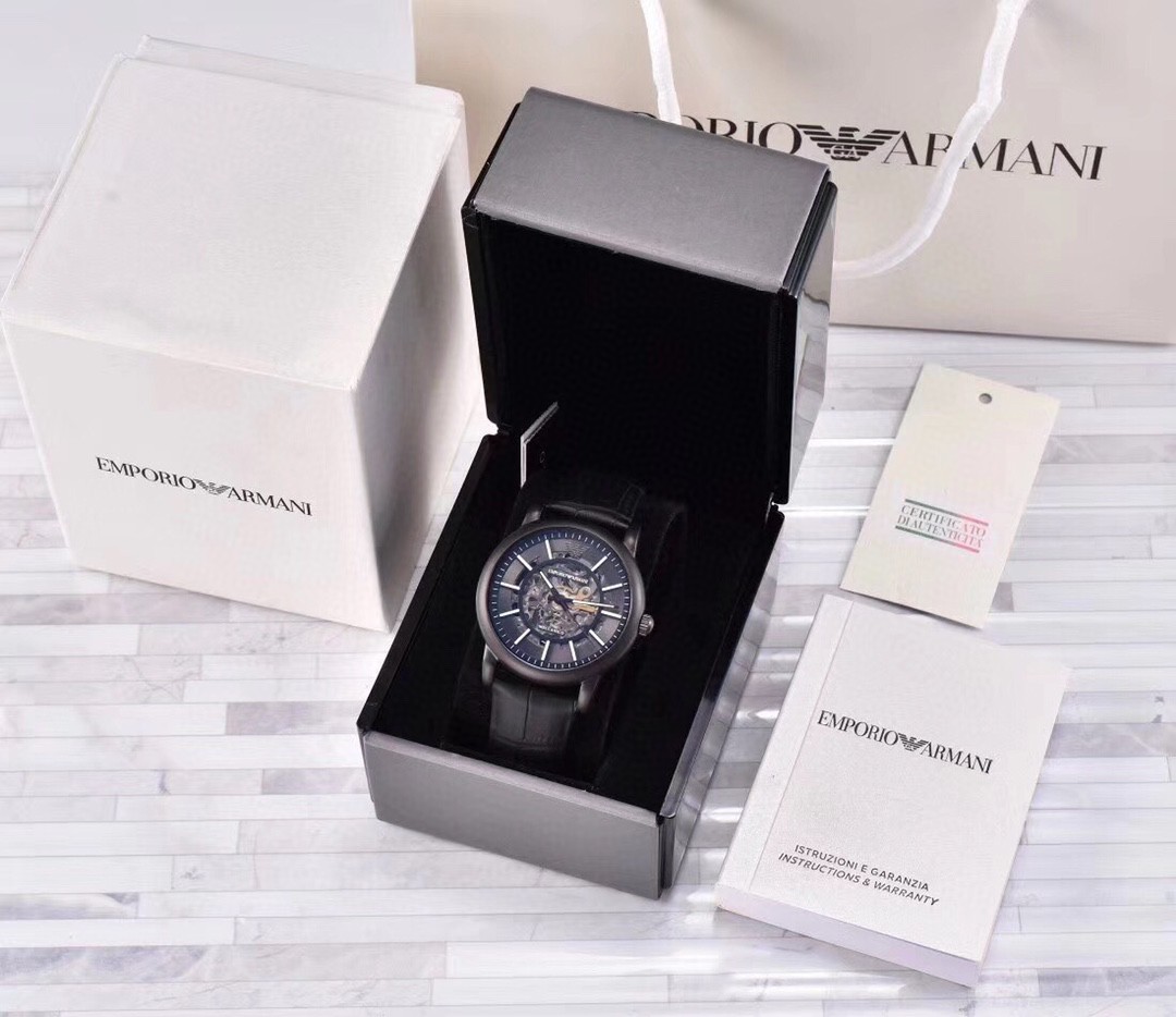 💰115原单品质也有
阿玛尼手表男表AR60008      匠心独具   黑钢炫酷    潮流镂空设计  富有现代艺术性的华美镂空    进口牛皮表带      针扣  矿物质水晶镜面    全自动机械男表
42mm*13mm。