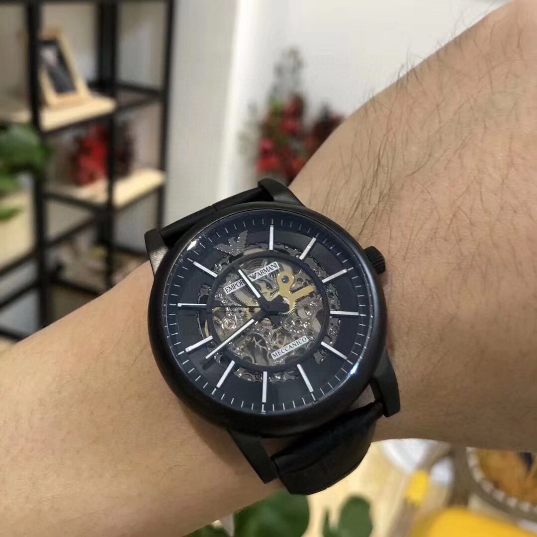 💰115原单品质也有
阿玛尼手表男表AR60008      匠心独具   黑钢炫酷    潮流镂空设计  富有现代艺术性的华美镂空    进口牛皮表带      针扣  矿物质水晶镜面    全自动机械男表
42mm*13mm。