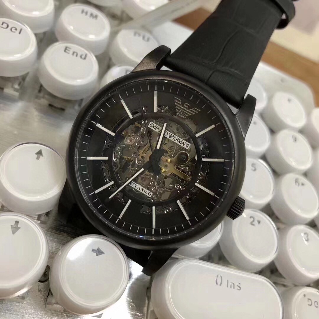 💰115原单品质也有
阿玛尼手表男表AR60008      匠心独具   黑钢炫酷    潮流镂空设计  富有现代艺术性的华美镂空    进口牛皮表带      针扣  矿物质水晶镜面    全自动机械男表
42mm*13mm。