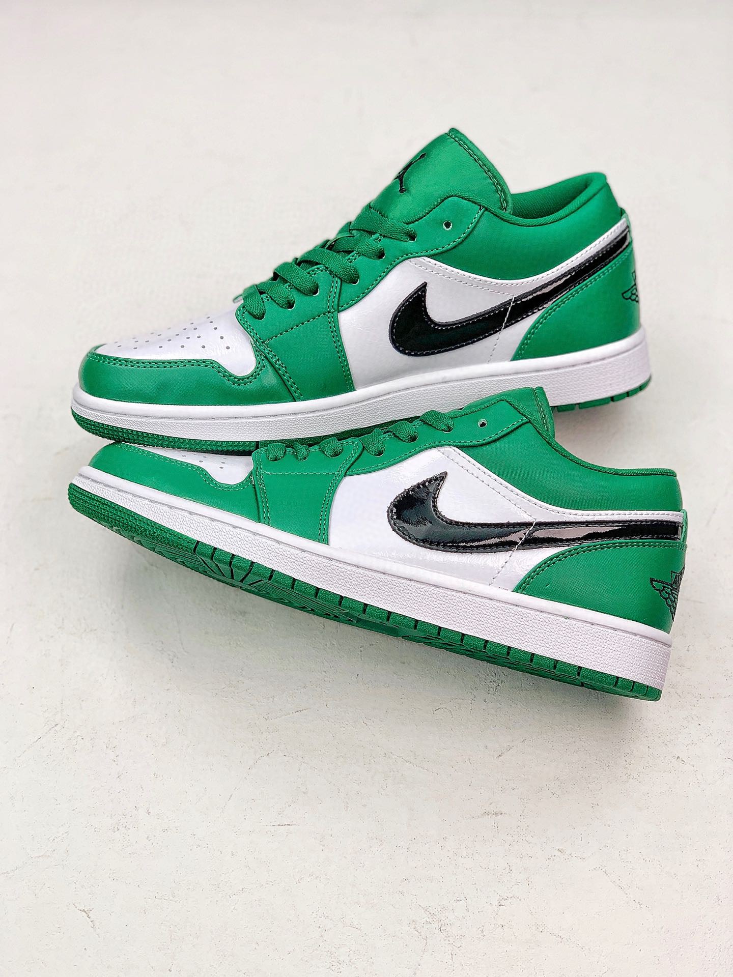 220 Air Jordan 1 Low  全新配色  553558-301