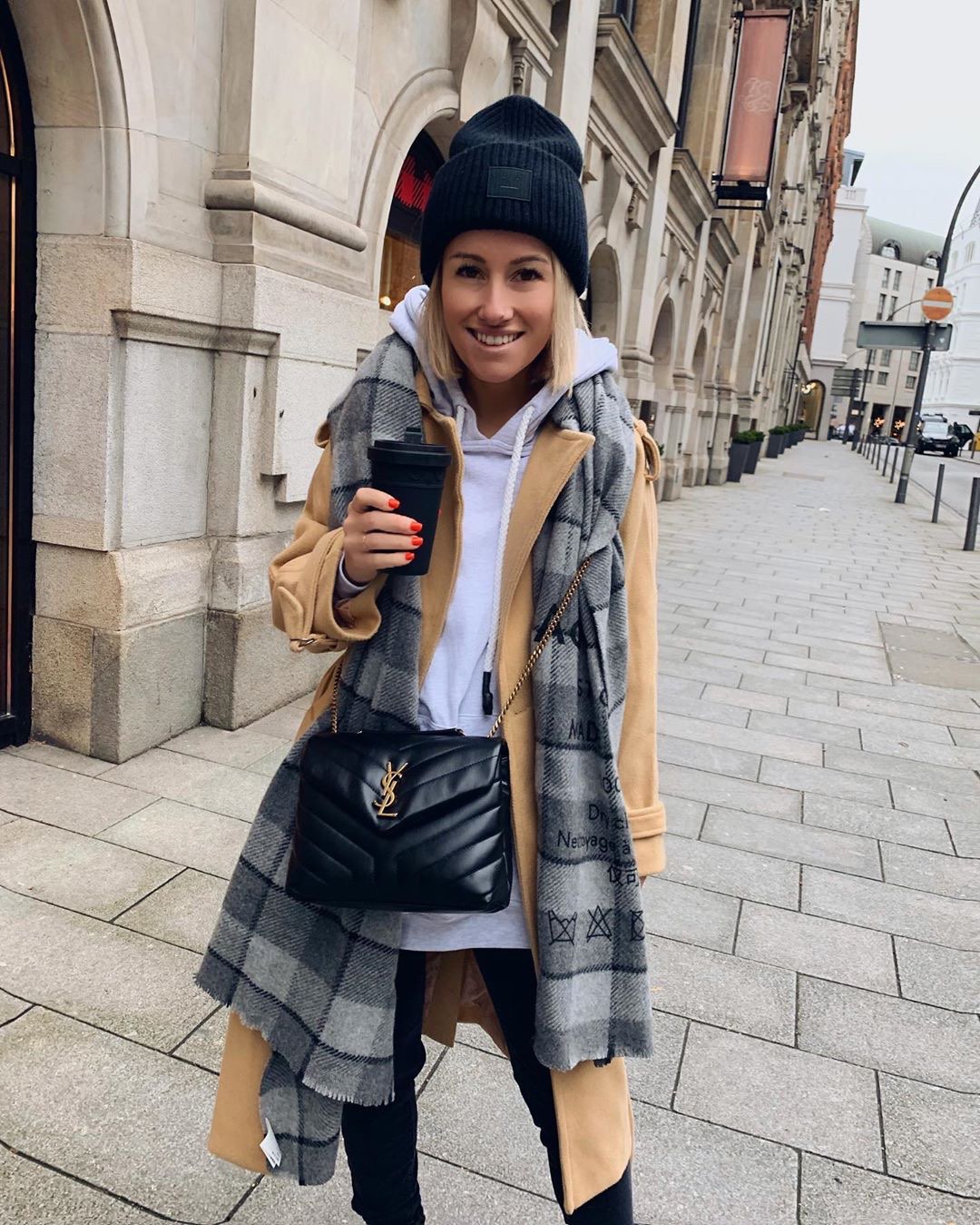 YSL LOULOU 23CM Y型绗缝链条包 494699黑色/银扣