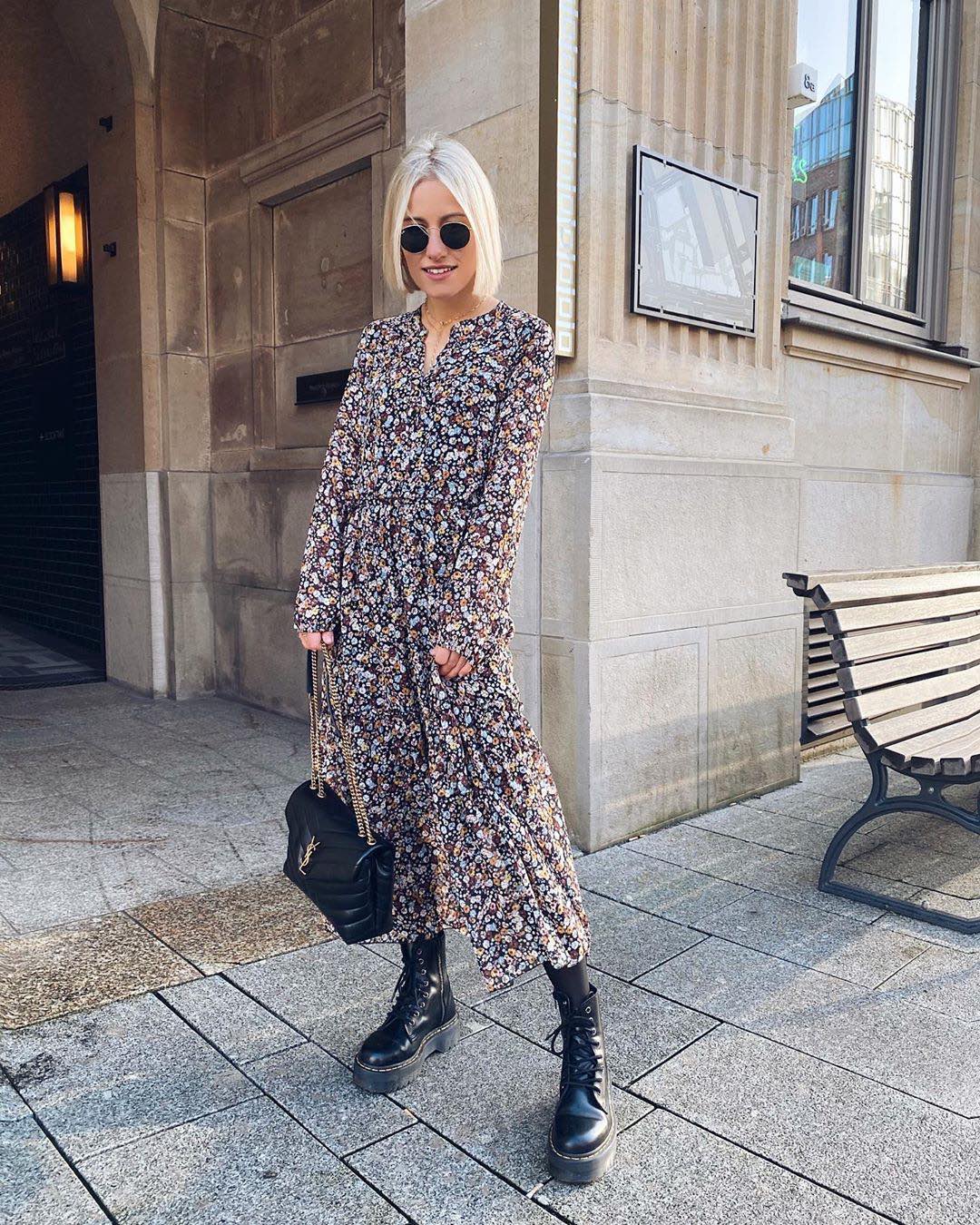 YSL LOULOU 23CM Y型绗缝链条包 494699黑色/银扣