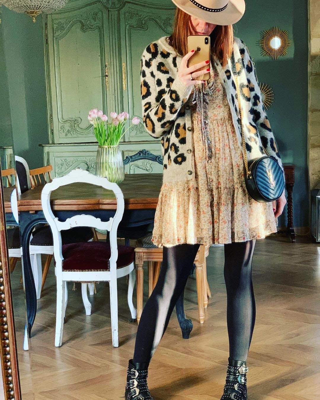 Saint laurent Ysl 最新VINYLE鱼子酱小圆包 610436黑色