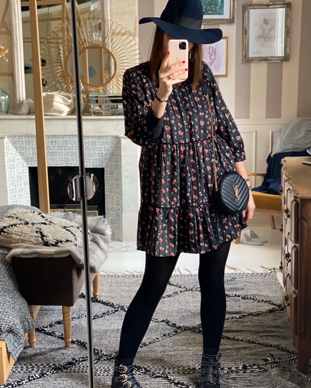 Saint laurent Ysl 最新VINYLE鱼子酱小圆包 610436黑色