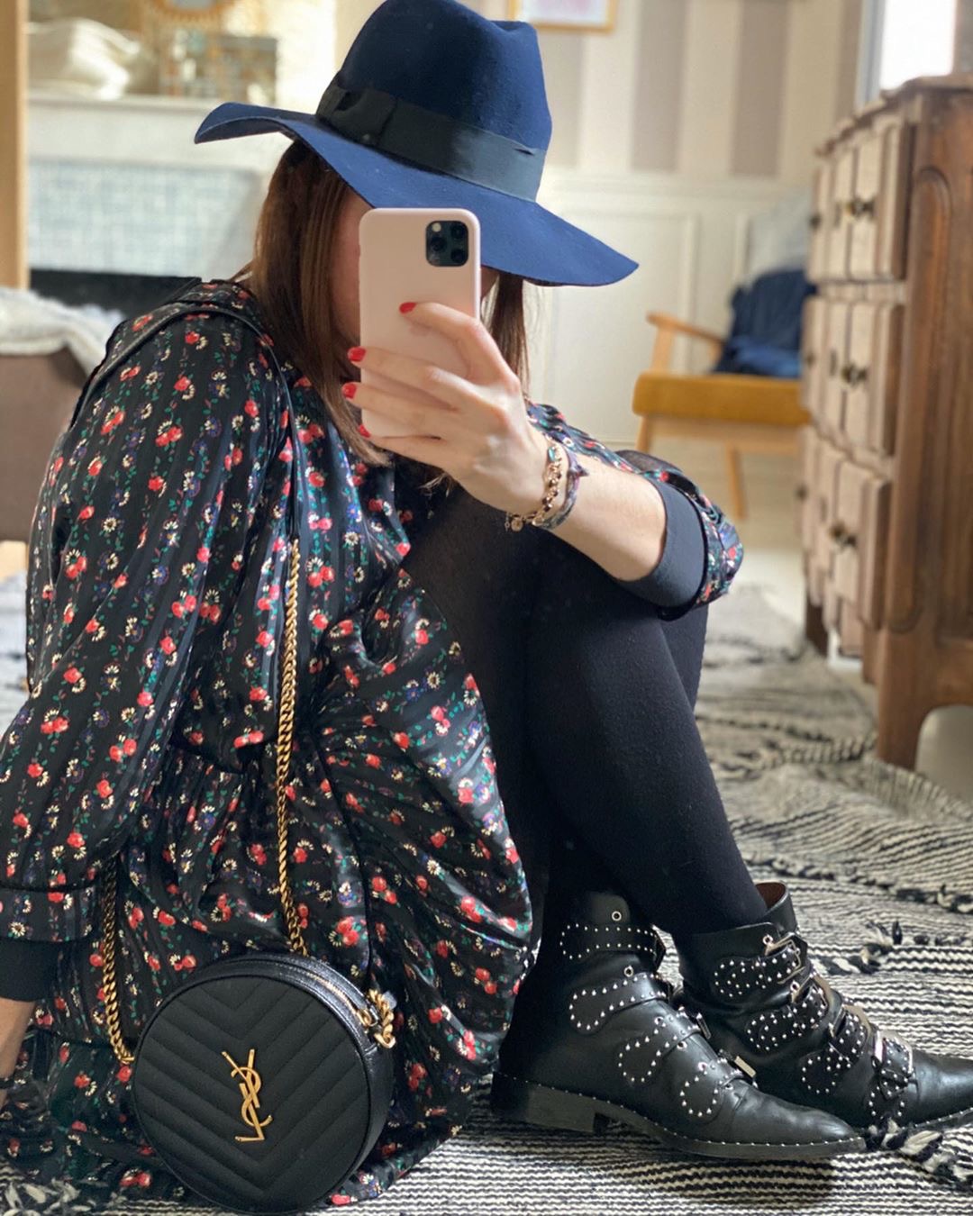 Saint laurent Ysl 最新VINYLE鱼子酱小圆包 610436黑色