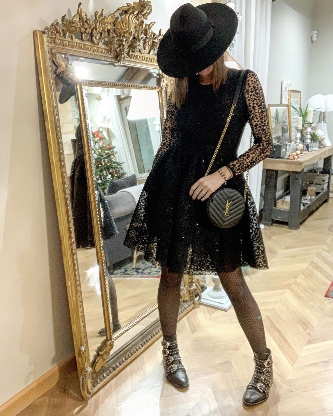 Saint laurent Ysl 最新VINYLE鱼子酱小圆包 610436黑色