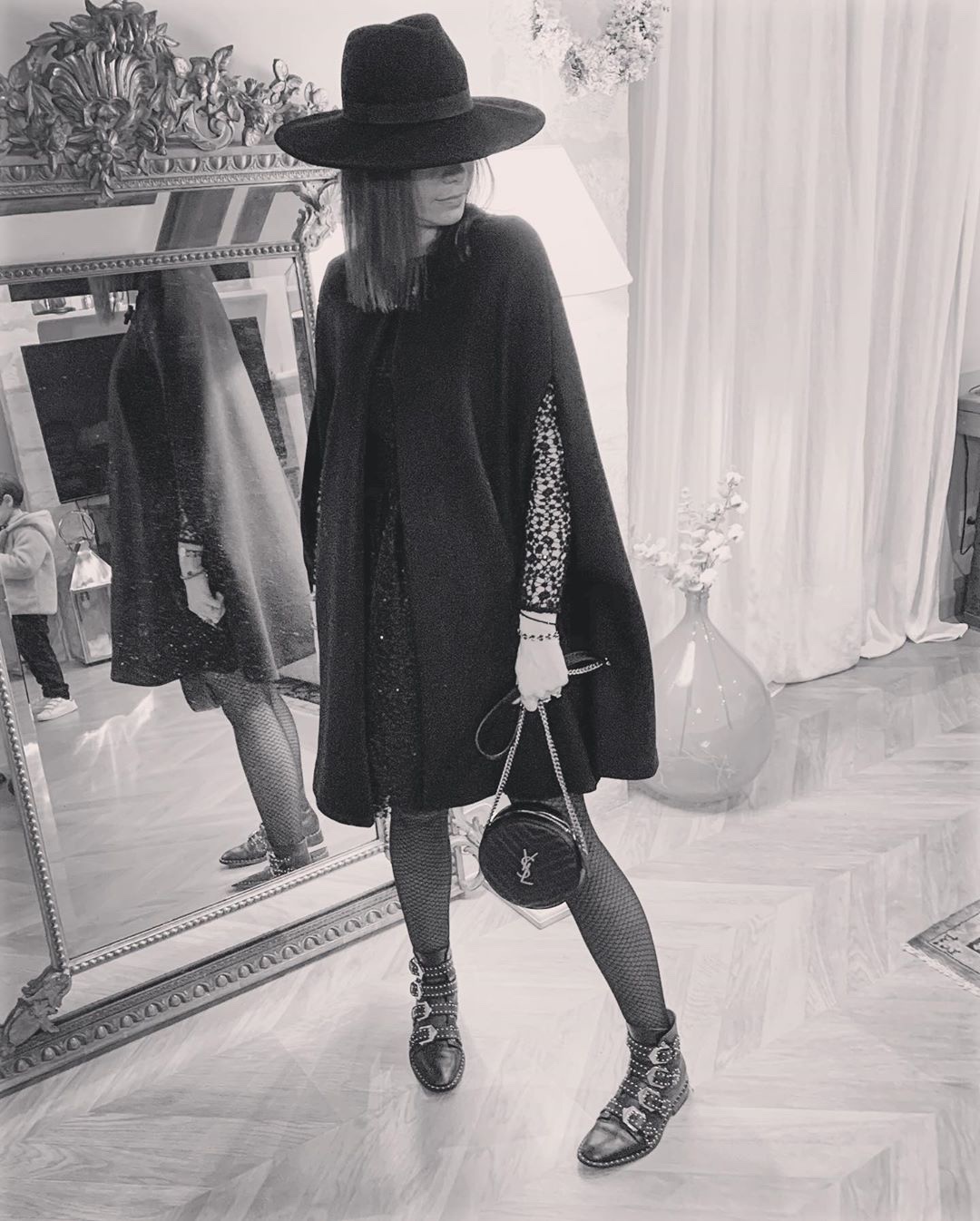 Saint laurent Ysl 最新VINYLE鱼子酱小圆包 610436黑色