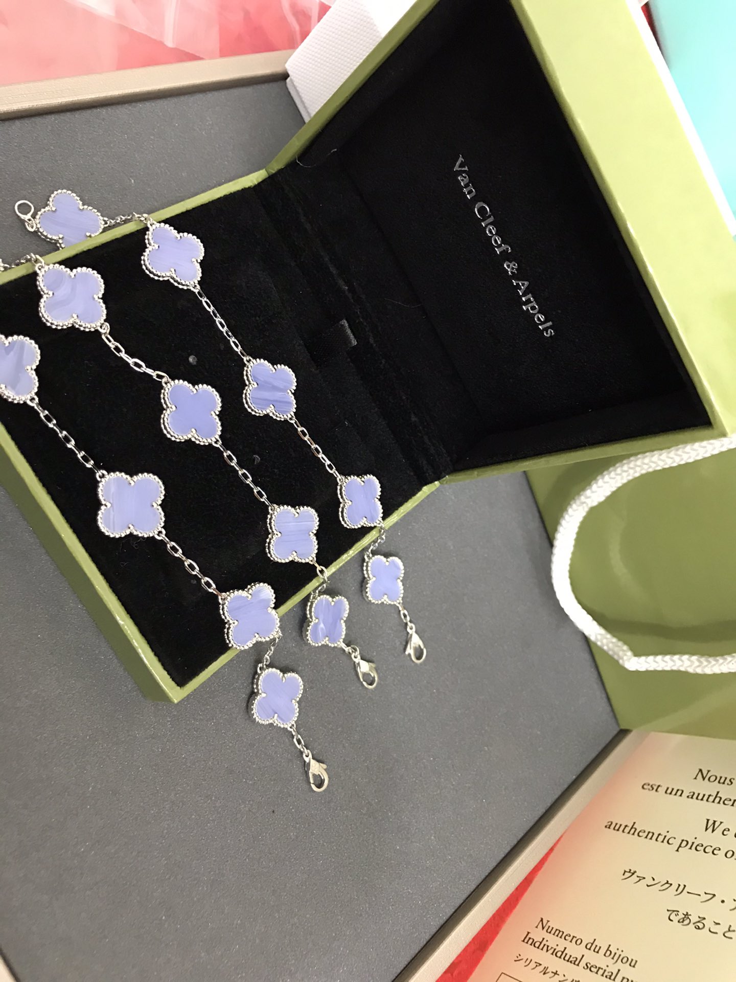 NO:102476,VCA Van Cleef & Arpels Purple Cedony Bracelet The imitation quality is very good and very good, Vca bracelet, van cleef, bracelet19860909VCA梵克雅宝紫色玉髓五花手链 仿制品质非常好也很好看,Vca手链,van cleef,bracelet,Jewelry