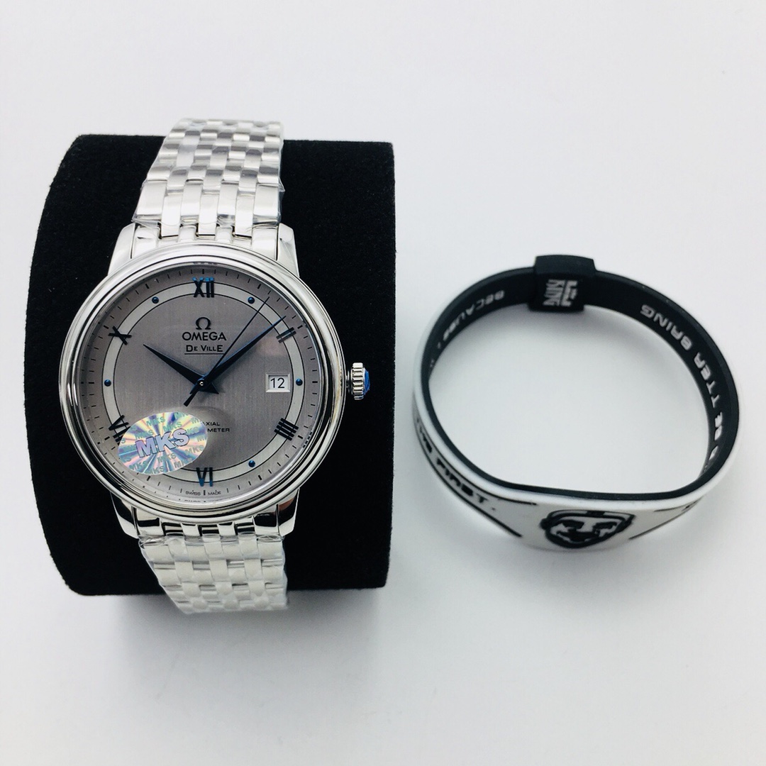 NO:819896,Platinum Steel 50 [MKS Factory Recommended] V6 upgraded version, the highest version on the market, Omega Omega Classic Butterfly Series!  1 Diameter 39.5 mm, thickness consistent with the original product!  2 equipped with 2892 imported movement machinery!  Strong stability!  3 Features Whether it is an authentic product or a replica, it will always be an evergreen tree among formal business watches. Top-notch workmanship, and the case polishing is comparable to the original product!  MKS boutique welcomes your tasting!  ,19860909白 金 钢50【MKS Factory推荐】V6升级版 市场最高版本 欧.米茄omega经典蝶飞系列！ 1直径39.5毫米,厚度与正品一致！ 2搭载2892进口机芯机械！稳定性强！ 3特点不管是正品还是复刻,永远都是正装商务表款中的常青树,顶级做工,壳套打磨媲美正品！ MKS精品 欢迎您的品鉴！,,Watch