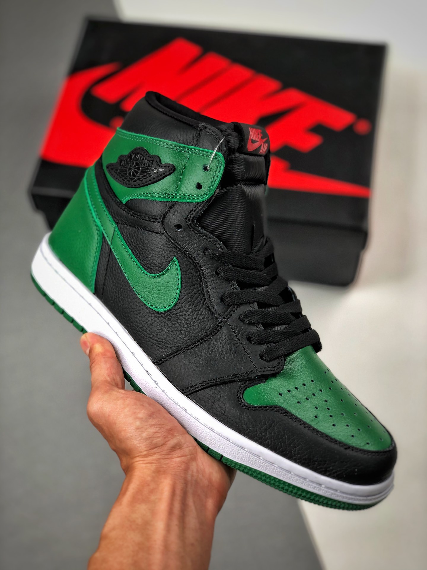 Soporte contra reembolso Air Jordan 1 “Pine Green” canal de fábrica original, prácticamente indistinguible de…