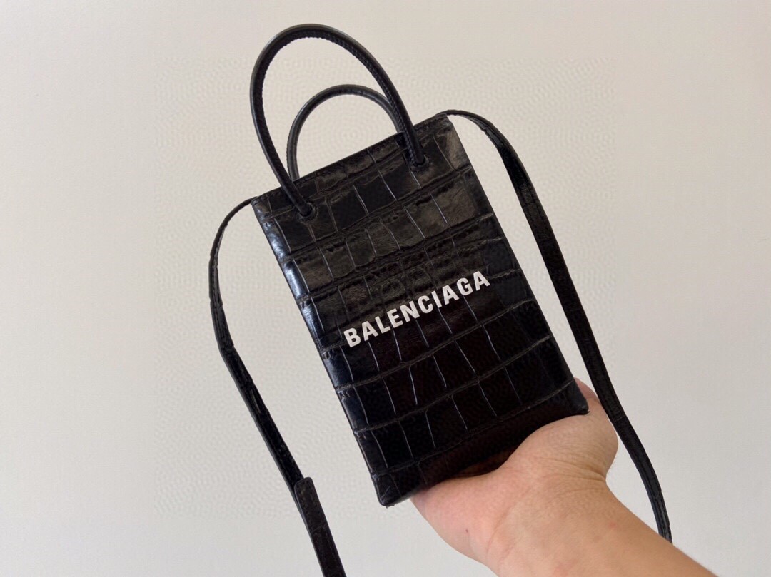 黑色🐊
Balenciagα手机包