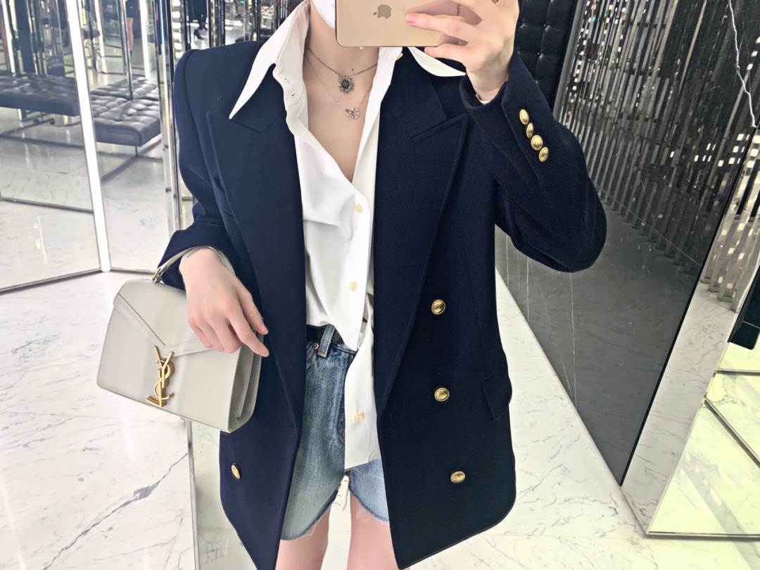 YSL 𝐂𝐚𝐬𝐬𝐚𝐧𝐝𝐫𝐚 Mini 20CM 鱼子酱纹手拎包 602716白色/金扣