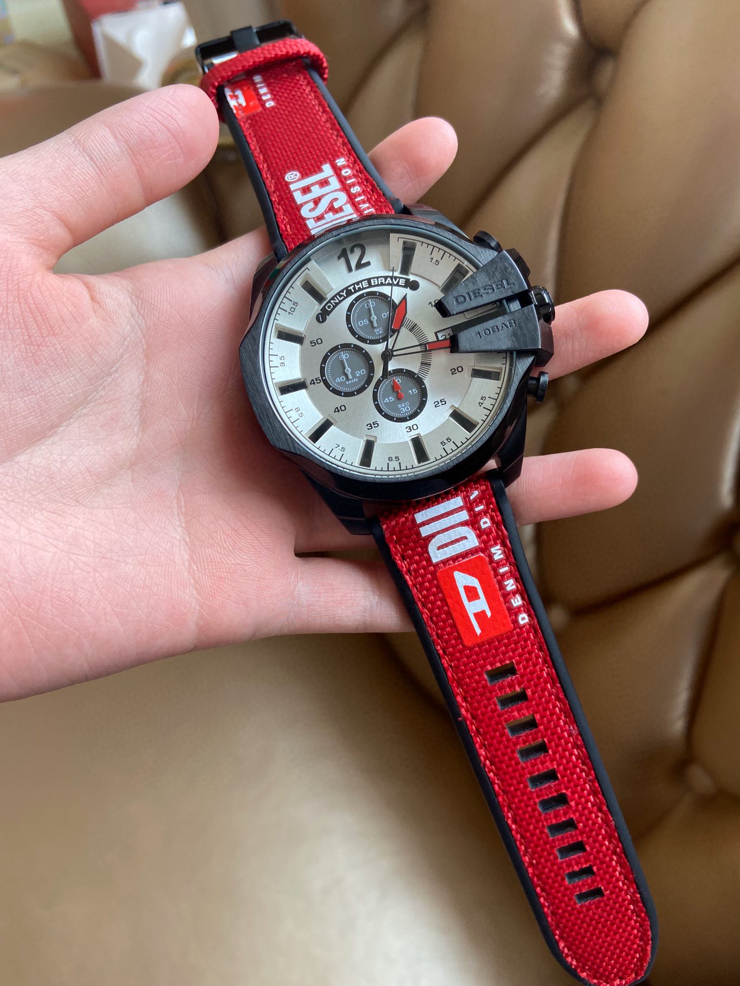DIESEL DZ4512 Watch: Queen of Gentleman’s Spectrum, 51mm Size, Silicon Seat Belt - 图片 2