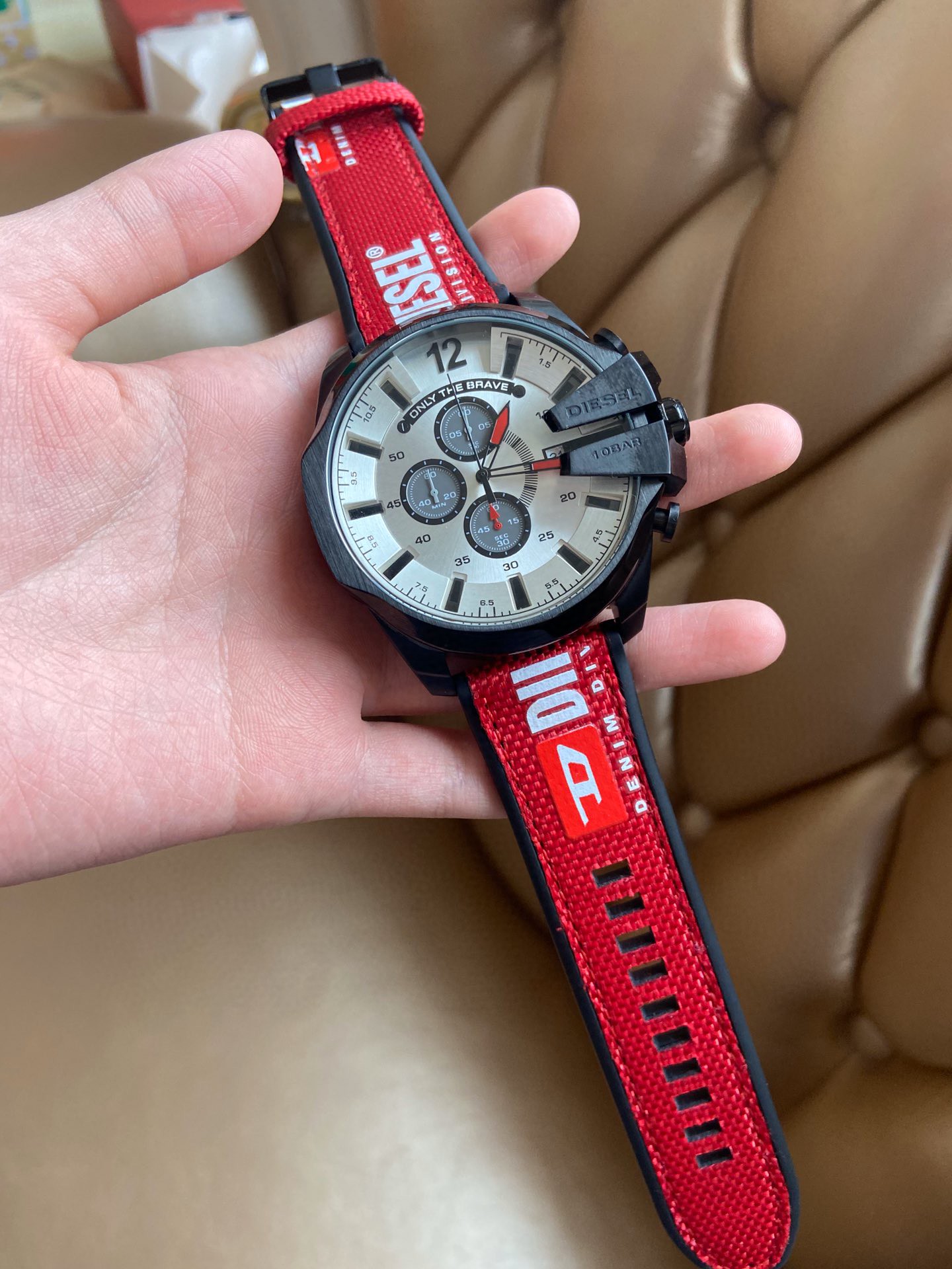 DIESEL DZ4512 Watch: Queen of Gentleman’s Spectrum, 51mm Size, Silicon Seat Belt - 图片 3