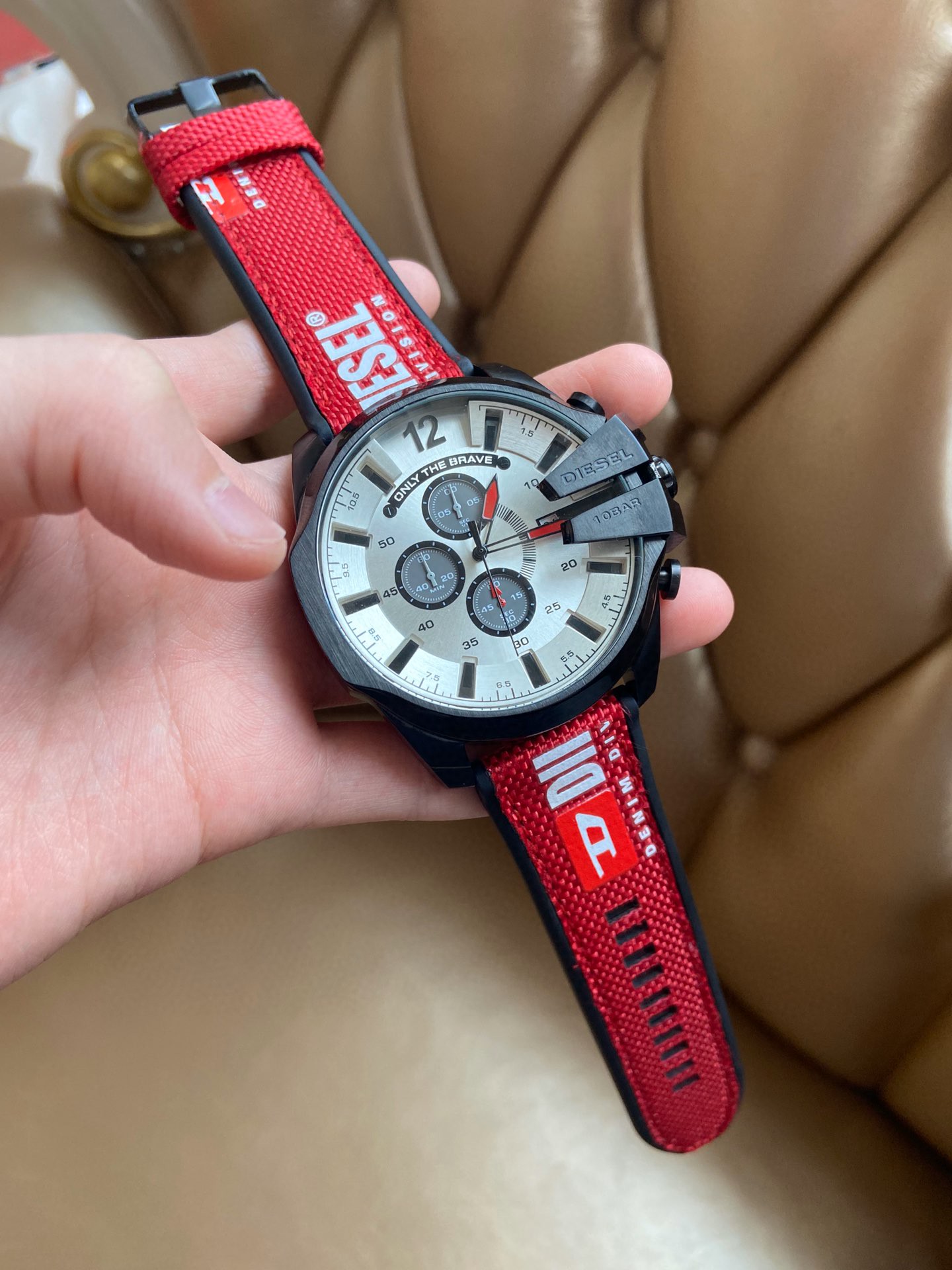 DIESEL DZ4512 Watch: Queen of Gentleman’s Spectrum, 51mm Size, Silicon Seat Belt - 图片 4