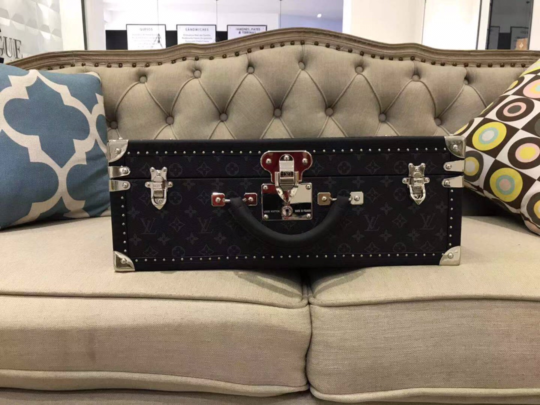 M4700ZX LOUIS VUITTON, después de todo, son todos artículos personalizados de Louis Vuitton. Estas cajas (LOUIS VUITTON…