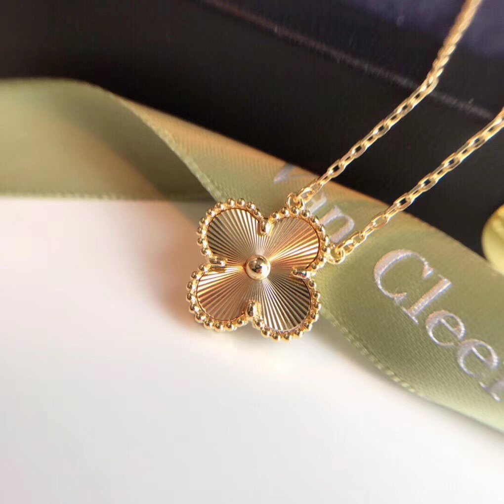 Van Cleef & Arpels 梵克雅宝 Van Cleef& Arpelsvca2019四叶草Vca新款项链不容易撞款 气质妥妥的