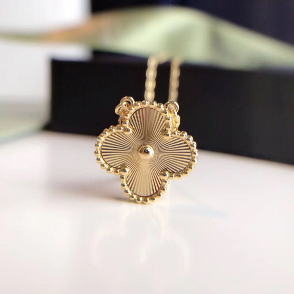 Van Cleef & Arpels 梵克雅宝 Van Cleef& Arpelsvca2019四叶草Vca新款项链不容易撞款 气质妥妥的