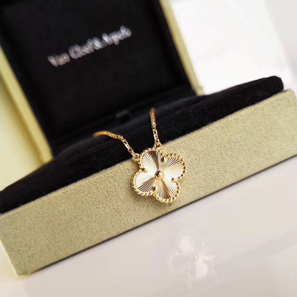 Van Cleef & Arpels 梵克雅宝 Van Cleef& Arpelsvca2019四叶草Vca新款项链不容易撞款 气质妥妥的