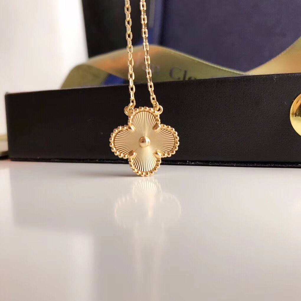 Van Cleef & Arpels 梵克雅宝 Van Cleef& Arpelsvca2019四叶草Vca新款项链不容易撞款 气质妥妥的
