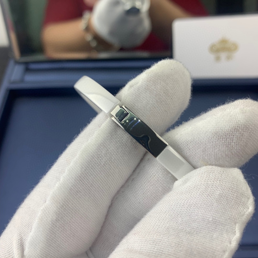 Bvlgari 皇家 宝格丽B.ZERO1系列陶瓷女表腕表