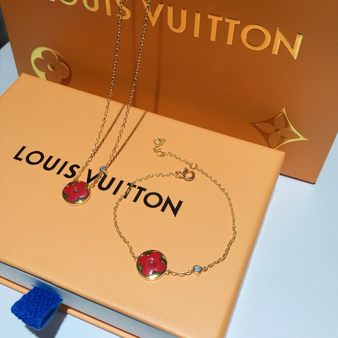 NO:703092,LV round tag red coral K yellow thickened electroplating color retention is longer than the market, LV necklace, louis vuitton, necklace19860909LV 圆吊牌 红珊瑚 K黄加厚电镀 保色比市面持久,Lv项链,louis vuitton,necklace,Jewelry
