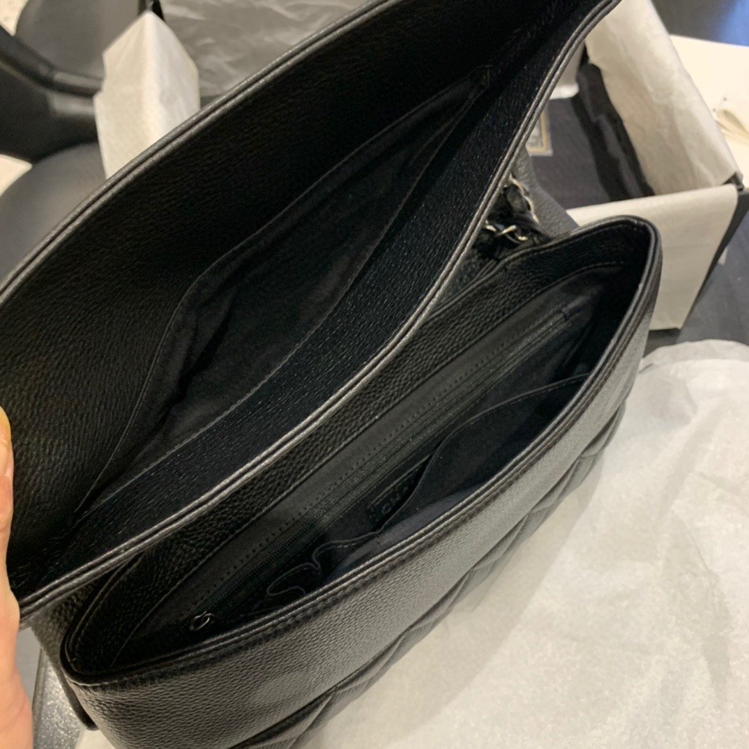 Chanel Luxury Designer Handbag Shoulder Bag in fine calfskin 8
