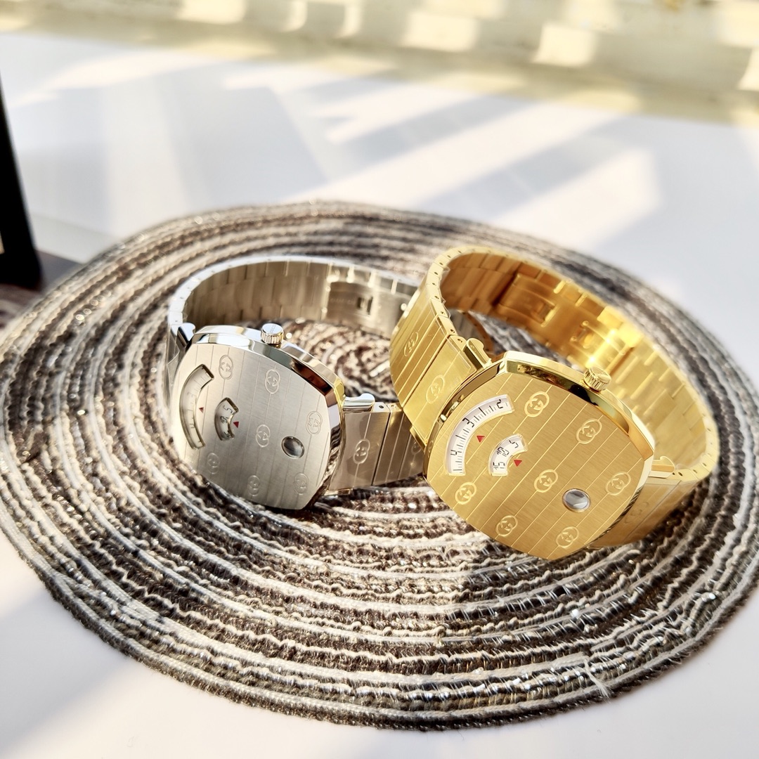 NO:388675,Bill: Original box: 30 Gucci GUCCI Grip series watches, the collection is super good!  Original order!  Xiao Zhan Guqi Milan Fashion Week is the same style, large size 38mm and medium size 35mm, clear eyes reveal clean and pure, the finishing touch on the wrist shows the retro style, twisting around the garden and show, you are a different scenery. The counter is launched simultaneously!  ,gucci,gucci19860909批: 原盒:30 古驰 GUCCI Grip系列腕表,上收超级好看！原单货！肖战古琦米兰时装周同款,大号38mm 中号35mm,清澈眼神流露干净纯粹,腕间点睛彰显文艺复古,辗转于花园与秀场,你是别样的风景.专柜同步上市！,,gucci,gucci,Watch