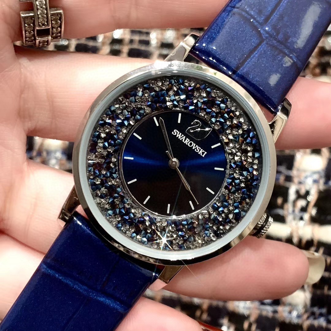 Unknown 施华洛世奇-Swarovski 直径36mm厚7mm 搭配 艺术感极高的蓝色钻石腕表