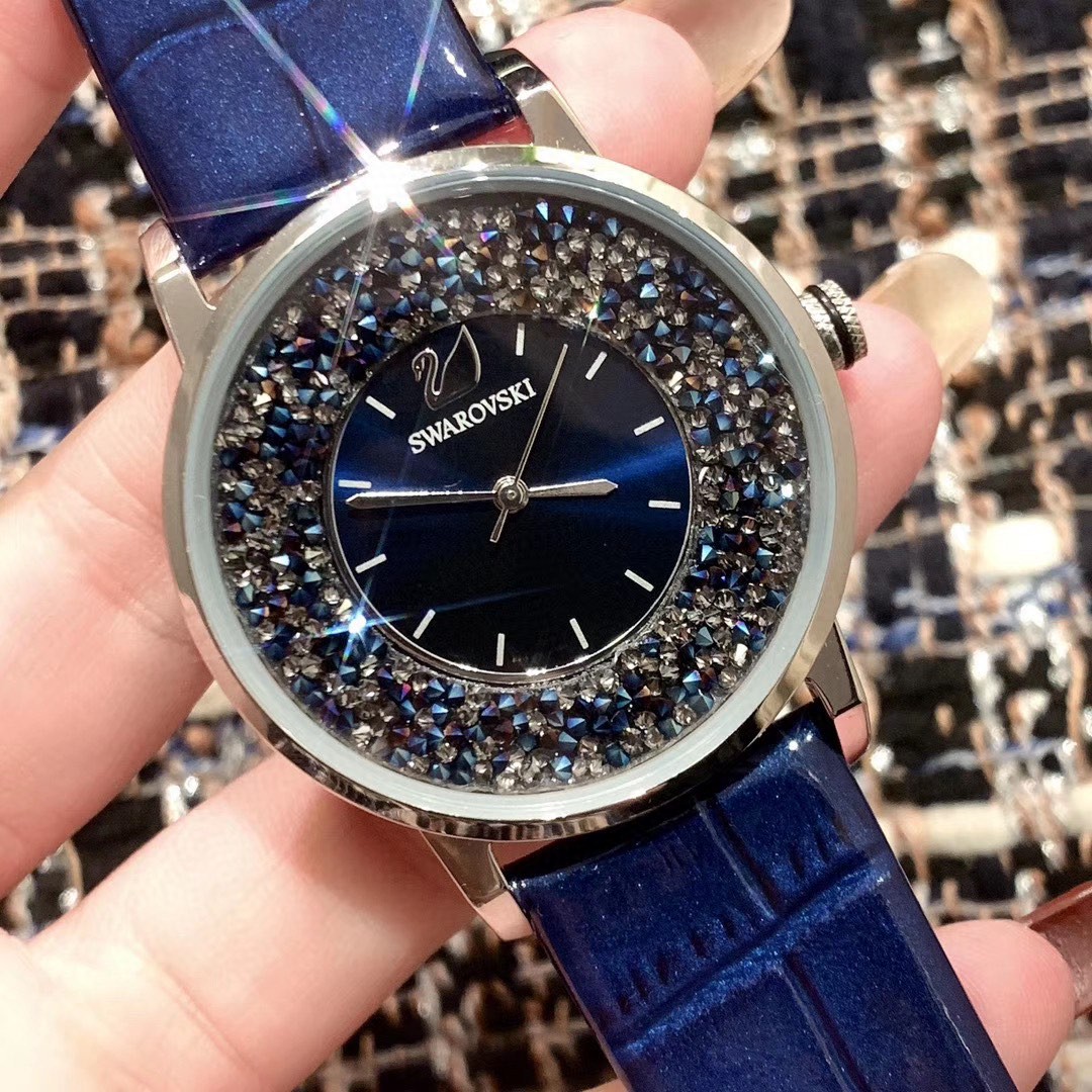 Unknown 施华洛世奇-Swarovski 直径36mm厚7mm 搭配 艺术感极高的蓝色钻石腕表