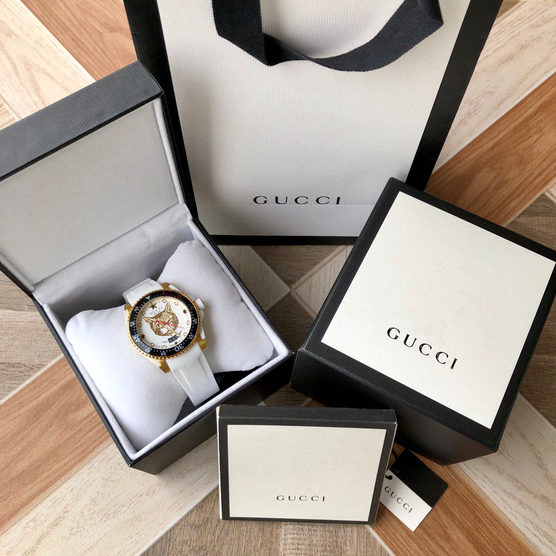 Часы Gucci