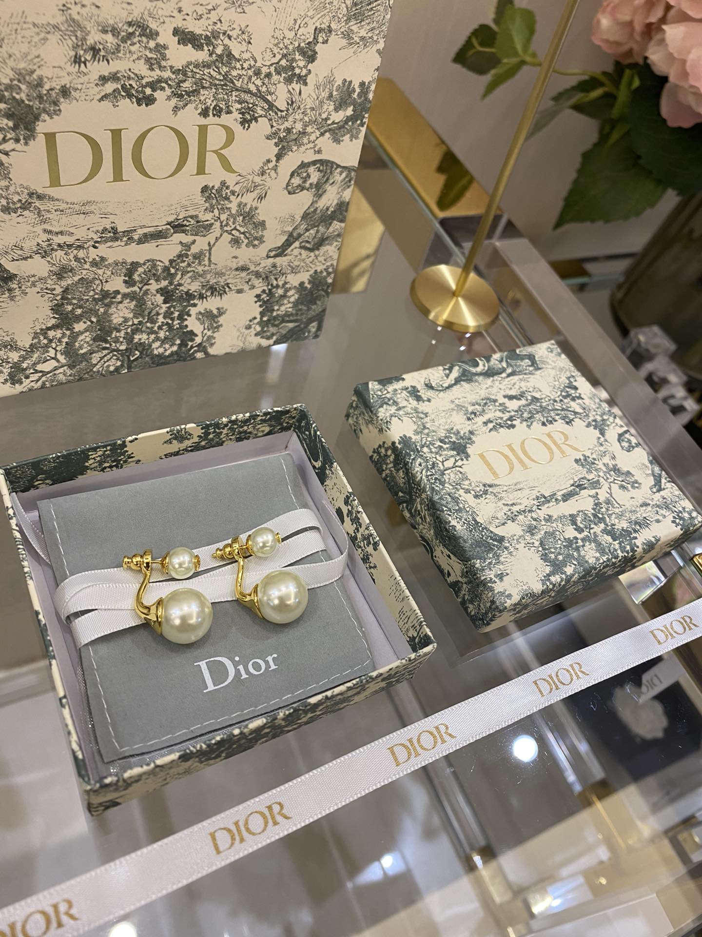 NO:102970,Dior new large and small pearl earrings, Dior earrings, dior, dior19860909迪奥Dior新款大小珍珠耳钉,Dior耳钉,dior,dior,Jewelry