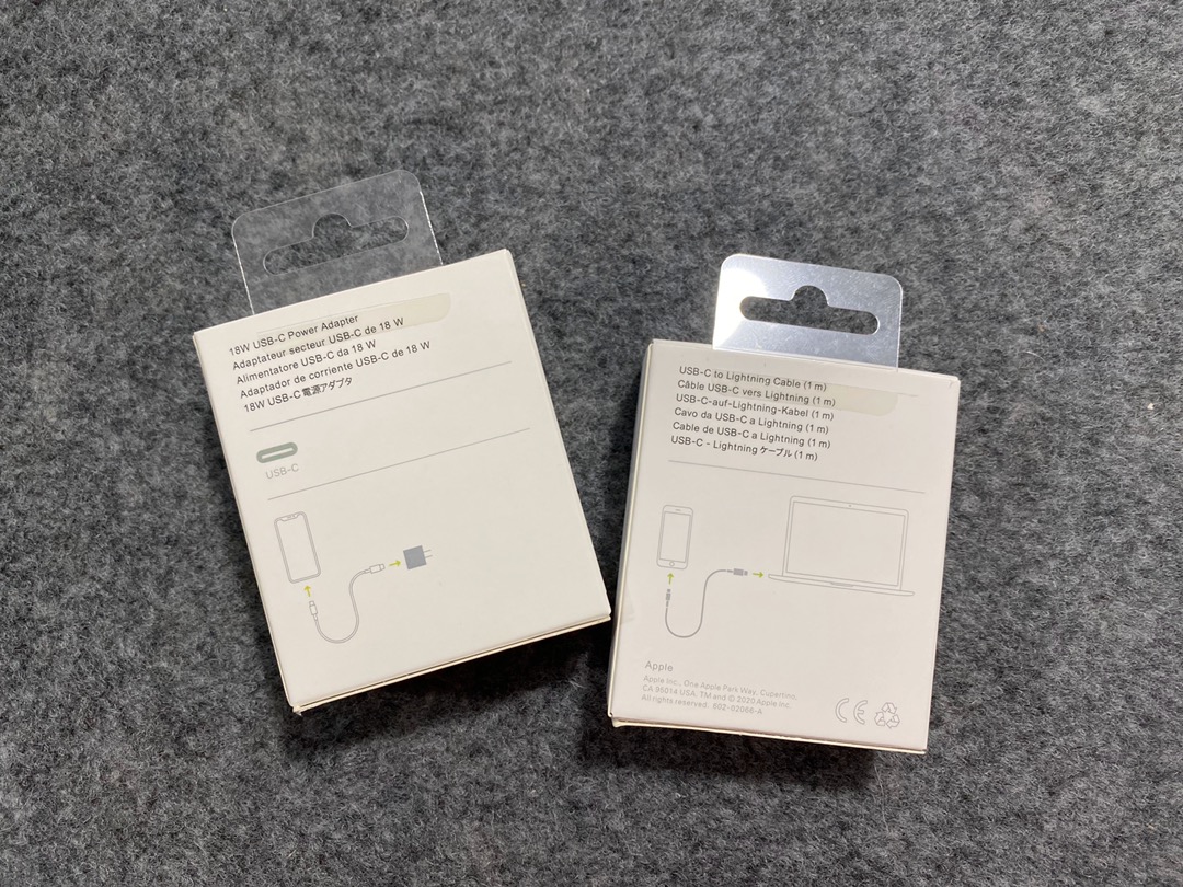 本地自取65！放店私聊 Apple/苹果原装充电套装 18w快速充电 PD闪充芯片 不伤手机 30分钟即可充满百分之60 节省大量时间！ 原装材料 接缝做工精细 绝不滥竽充数！ 支持保修，三个月内出现直接问题直接换新！