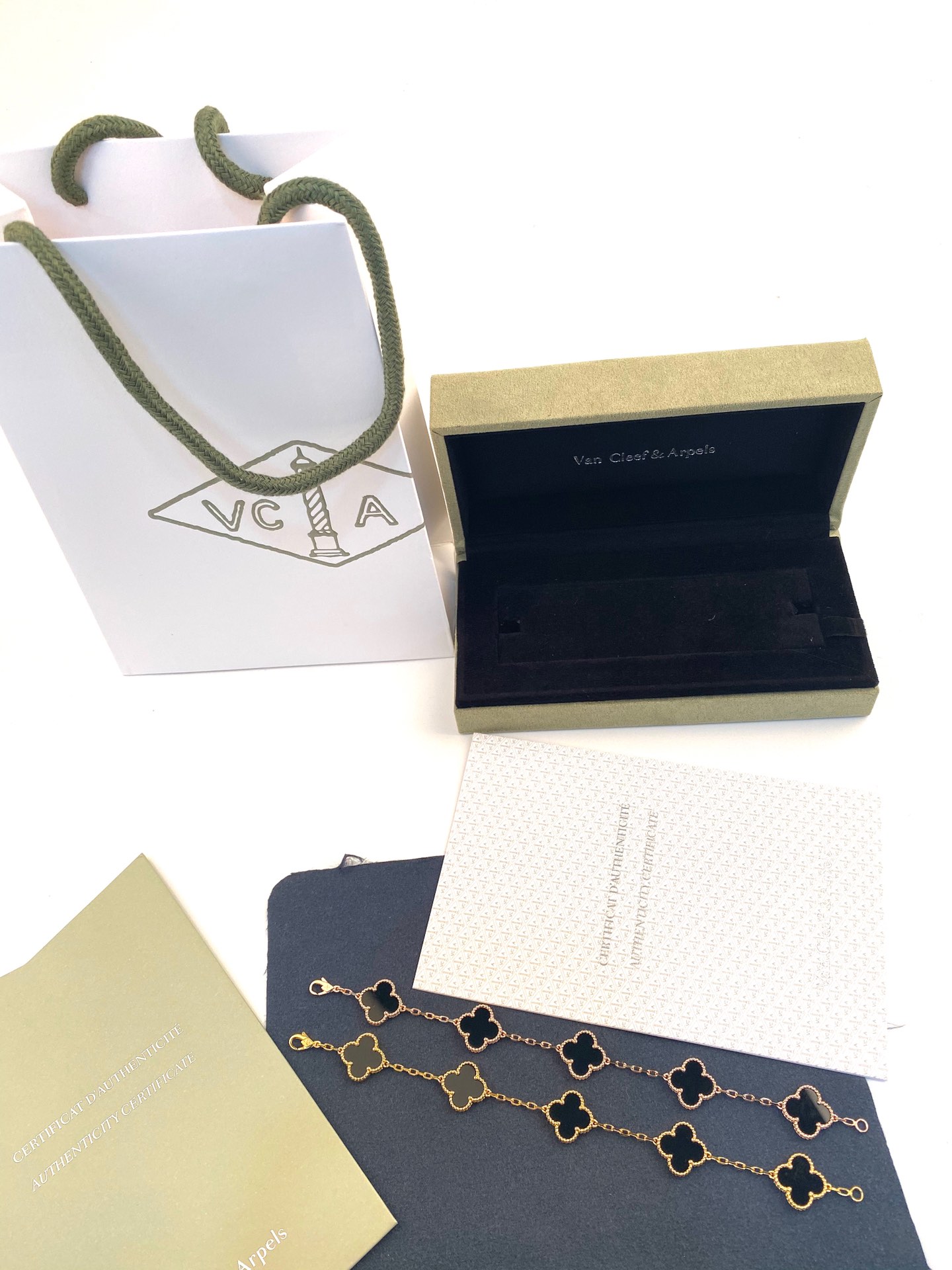 Van Cleef & Arpels 梵克雅宝四叶草手链