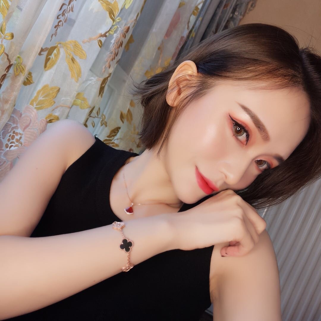 Van Cleef & Arpels 梵克雅宝四叶草手链