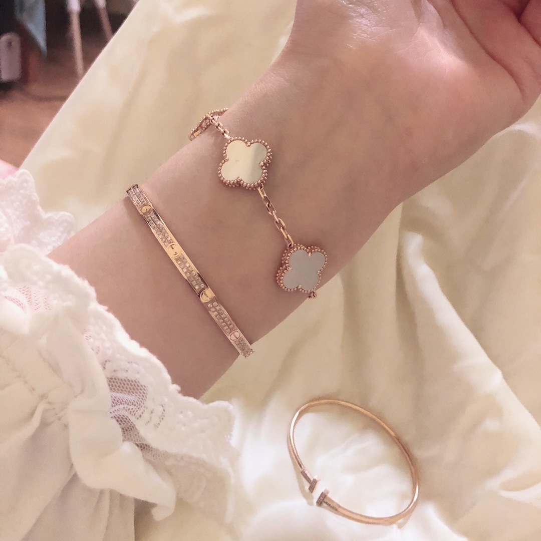 Van Cleef & Arpels 梵克雅宝四叶草手链