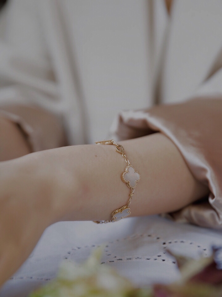 Van Cleef & Arpels 梵克雅宝四叶草手链