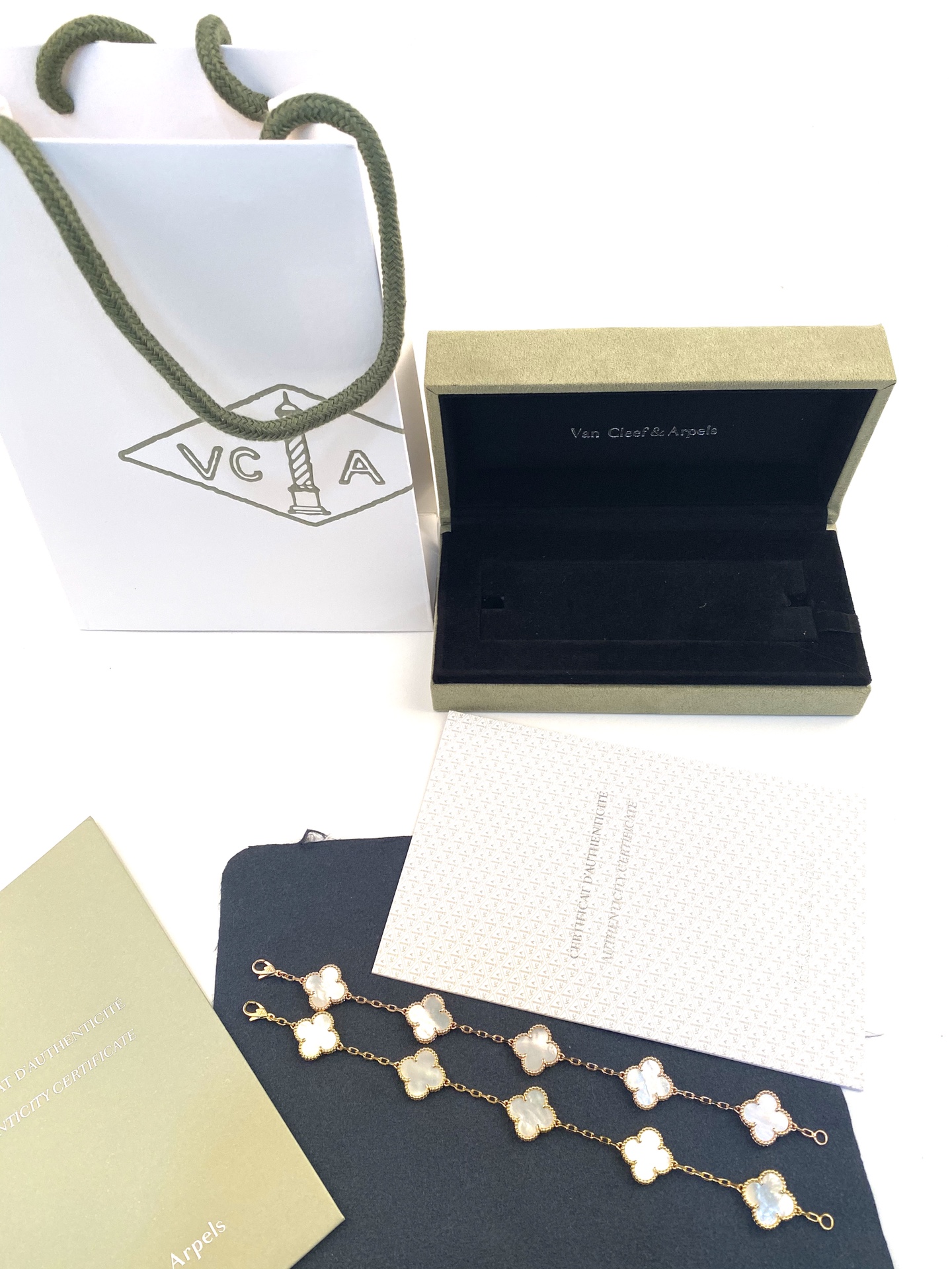 Van Cleef & Arpels 梵克雅宝四叶草手链