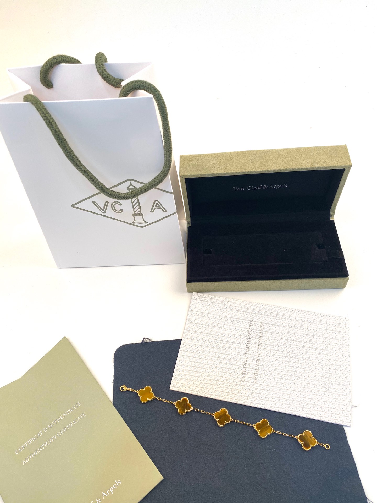 Van Cleef & Arpels 梵克雅宝四叶草手链