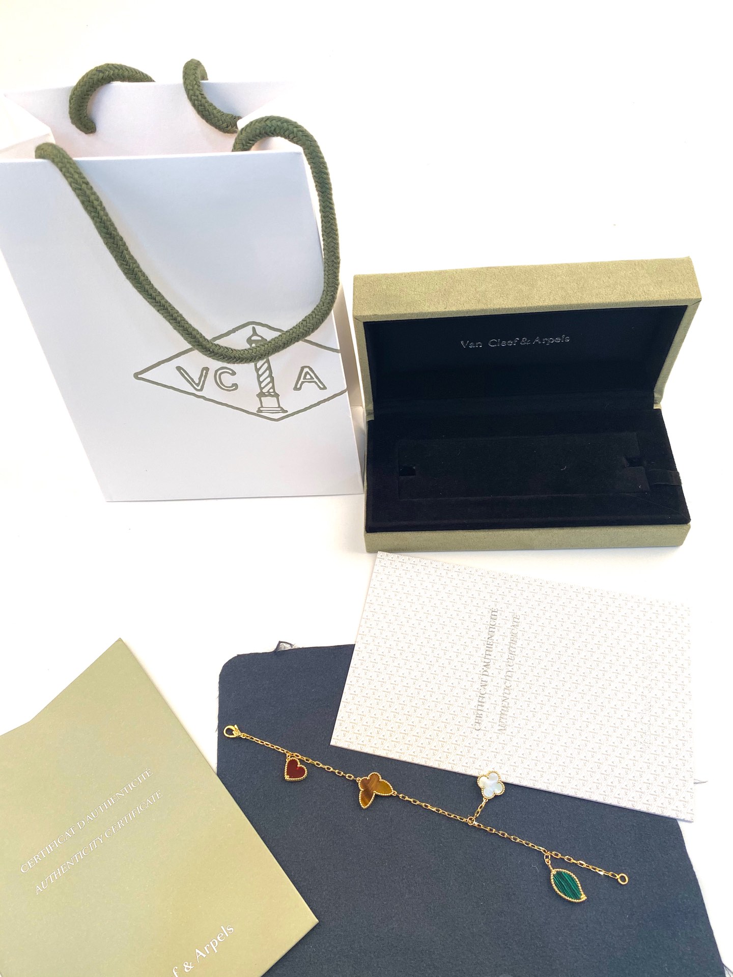 Van Cleef & Arpels 梵克雅宝四叶草手链