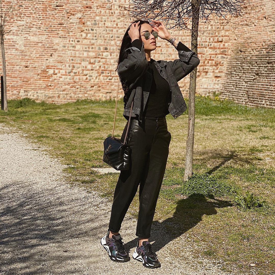 YSL LOULOU 23CM Y型绗缝链条包 494699黑色/金扣