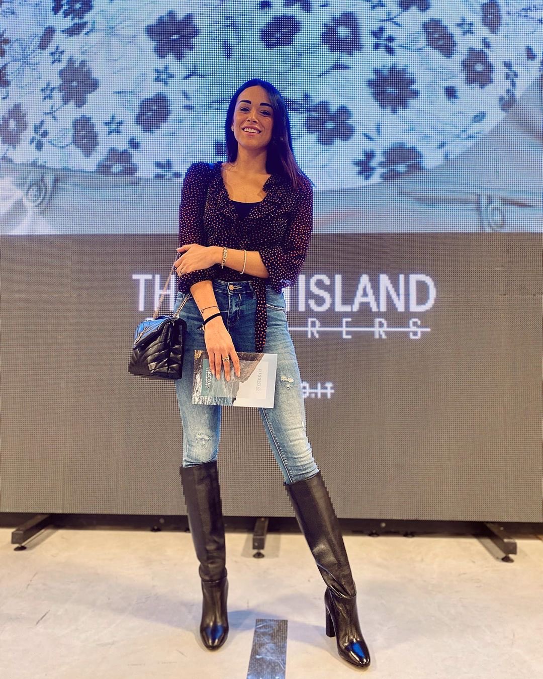 YSL LOULOU 23CM Y型绗缝链条包 494699黑色/金扣