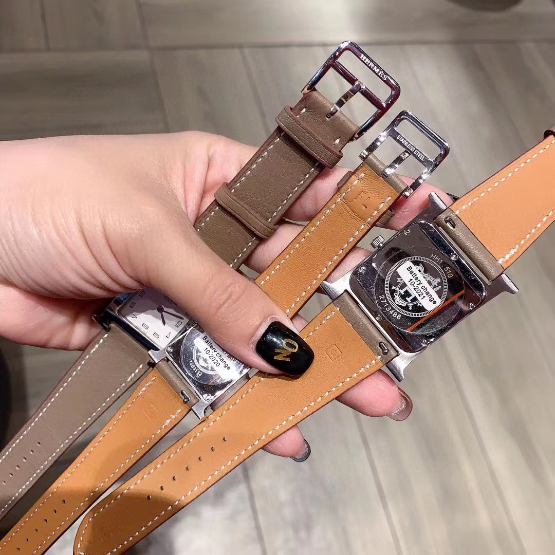 Hermès 爱马仕情侣手表Heure H系列 亮丽的颜色表带环绕独特的“H”型表壳 白色天然贝母数字面