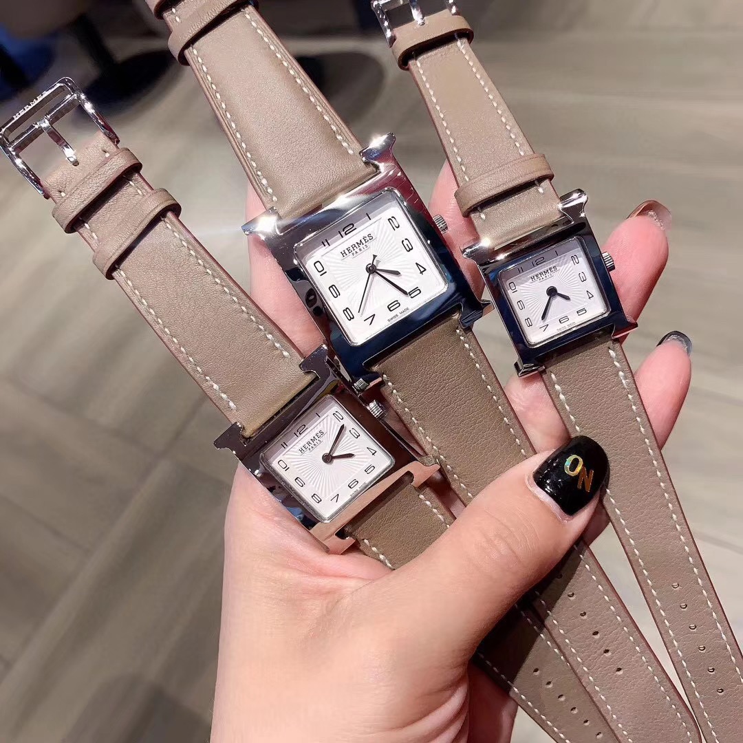 Hermès 爱马仕情侣手表Heure H系列 亮丽的颜色表带环绕独特的“H”型表壳 白色天然贝母数字面
