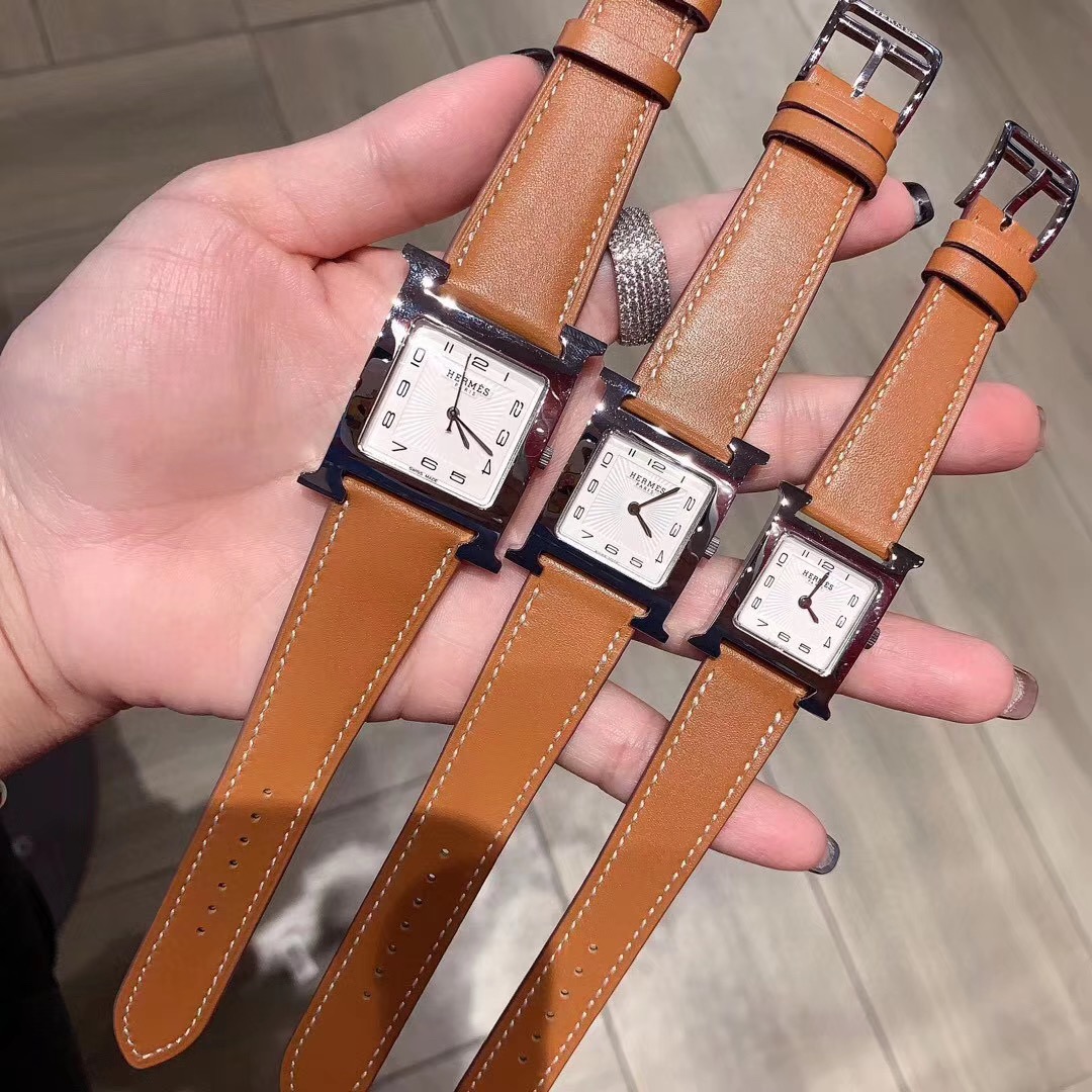 Hermès 爱马仕情侣手表Heure H系列 亮丽的颜色表带环绕独特的“H”型表壳 白色天然贝母数字面